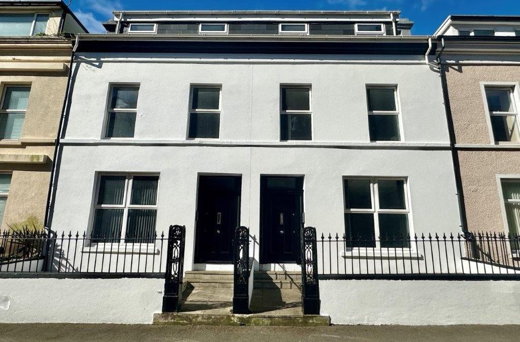 5 – 6 Myrtle Street  – Douglas