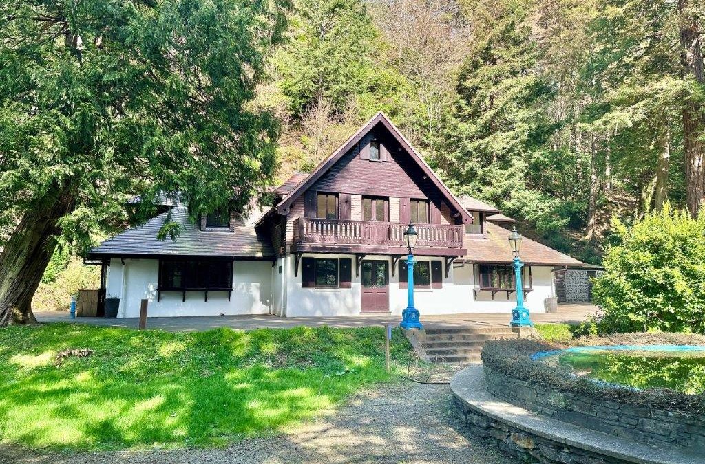 Swiss Chalet, Glen Helen  –